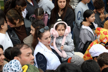 Qeyd edək ki, aprelin 25-də Suraxanı Rayon İcra Hakimiyyətinin təşkilatçılığı ilə Hövsan qəsəbəsi, Rüfət Abdullayev küçəsi məhəllə 14/15 ünvanda yeni təmir olunmuş məhəllənin açılışı olub