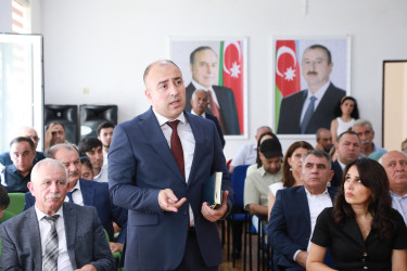 Avqustun 27-də Suraxanı Rayon İcra Hakimiyyətinin başçısı Adil Əliyev Zığ qəsəbəsində yerləşən 317 saylı tam orta məktəbdə sakinlərlə səyyar görüş keçirib