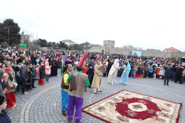 Baharın gəlişinin carçısı olan Novruz bayramı Suraxanı rayonunda böyük izdihamla qeyd olunub. Martın 17-də “Atəşgah məbədi” Dövlət Tarix-Memarlıq Qoruğunda Suraxanı Rayon İcra Hakimiyyətinin təşkilatçılığı ilə “Şəhərsalma və Memarlıq İli” çərçivəsində “Baharın memarlıq izi” adlı Novruz Festivalı keçirilib