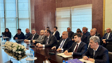 Suraxanı Rayon İcra Hakimiyyətində sahibkarlar və investorlarla görüş keçirilib
