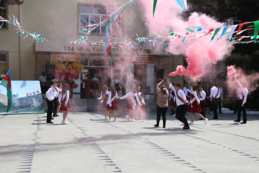 Rayon İcra Hakimiyyətinin baçşısı Adil Əliyev “Son zəng” münasibətilə məzunları təbrik edib
