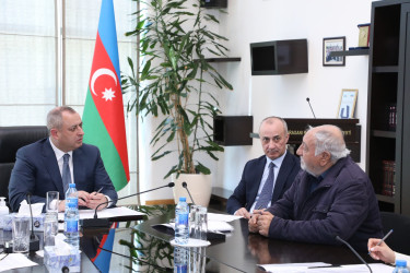 Aprelin 13-də Suraxanı Rayon İcra Hakimiyyətinin başçısı Adil Əliyev Rayon İcra Hakimiyyətində növbəti vətəndaş qəbulu keçirib