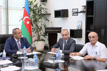 İyulun 28-də Suraxanı Rayon İcra Hakimiyyətinin başçısı Adil Əliyev Rayon İcra Hakimiyyətində növbəti vətəndaş qəbulu keçirib