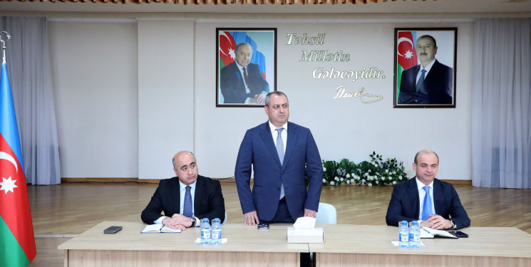 Suraxanı Rayon İcra Hakimiyyətinin başçısı Adil Əliyevin vətəndaşlarla növbəti səyyar görüşü mayın 20-də Yeni Suraxanı qəsəbəsində yerləşən 101 saylı tam orta ümumtəhsil məktəbində keçirilib
