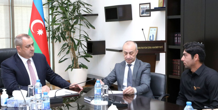 İyunun 8-də Suraxanı Rayon İcra Hakimiyyətinin başçısı Adil Əliyev Rayon İcra Hakimiyyətində növbəti vətəndaş qəbulu keçirib