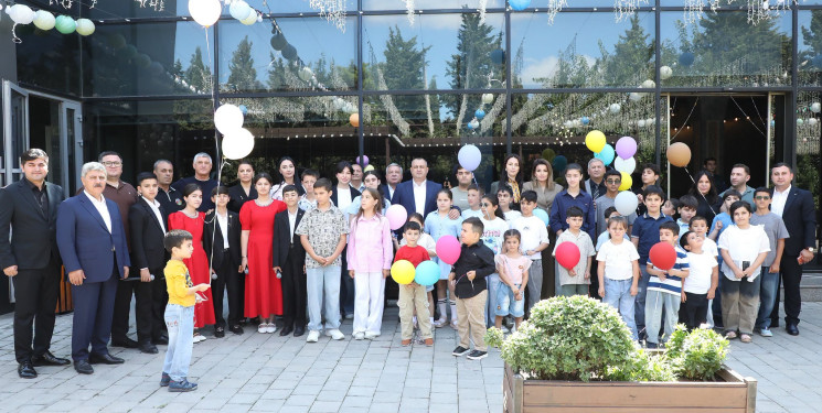 Suraxanı Rayon İcra Hakimiyyətinin təşkilatçılığı ilə 2026–2027-ci tədris ilinin başlanması münasibətilə şəhid övladları ilə görüş keçirilib