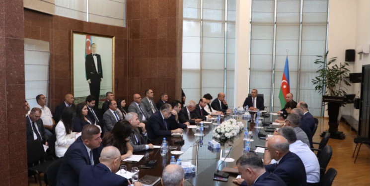Avqustun 31- də Suraxanı Rayon İcra Hakimiyyətinin başçısı Adil Əliyev Rayon İcra Hakimiyyətində növbəti vətəndaş qəbulu keçirib