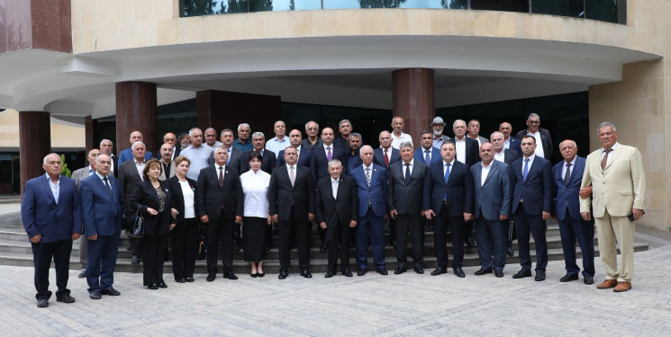 Sentyabrın 29-da Suraxanı Rayon Ağsaqqallar Şurasının konfransı keçirilib. Konfransda Rayon İcra Hakimiyyətinin başçısı Adil Əliyev, Azərbaycan Ağsaqqallar Şurasının sədr müavini Eldar İbrahimov və Aparat rəhbəri Ramin Həsənli, Rayon Ağsaqqallar Şurasının sədri Arif Babayev, rayon ağsaqqalları iştirak ediblər