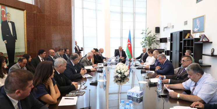 Sentyabrın 7-də Suraxanı Rayon İcra Hakimiyyətinin başçısı Adil Əliyev Rayon İcra Hakimiyyətində növbəti vətəndaş qəbulu keçirib