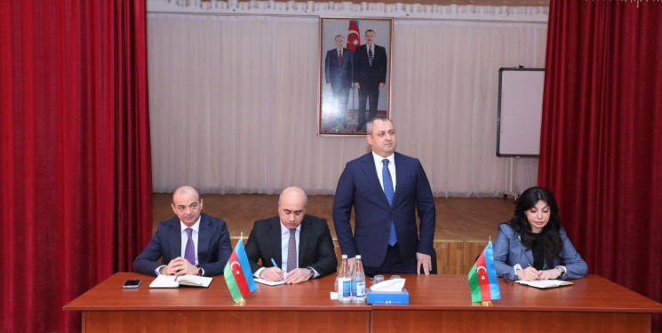 Suraxanı Rayon İcra Hakimiyyətinin başçısı Adil Əliyevin vətəndaşlarla növbəti səyyar görüşü aprelin 22-də Hövsan qəsəbəsində yerləşən 281 saylı tam orta ümumtəhsil məktəbində keçirilib