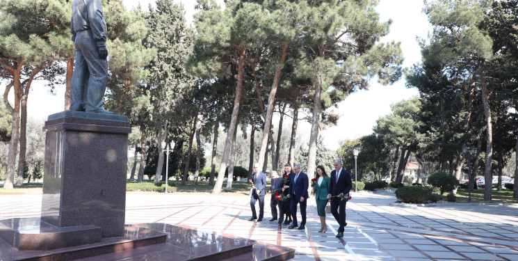 Suraxanı rayonunda “Qadın Gülərsə, Bəşəriyyət Gülər!” adlı tədbir keçirilib