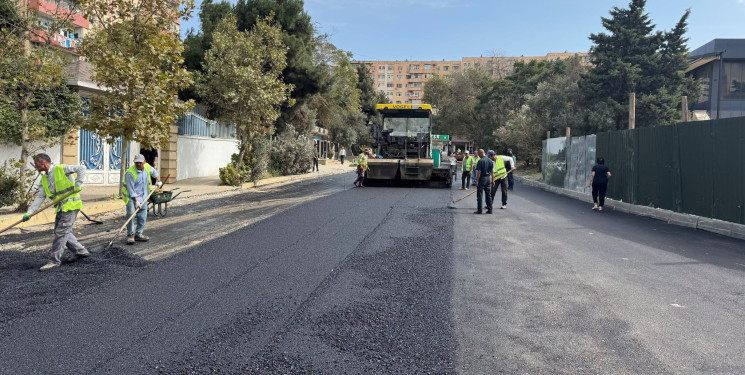 Suraxanı rayonunda abadlıq işləri geniş miqyas alaraq qəsəbələrdə təmir işləri davam etdirilir. Rayonun yol infrastrukturunun yaxşılaşdırılması da əsas prioritet məsələlərdəndir və bu istiqamətdə tədbirlər həyata keçirilir