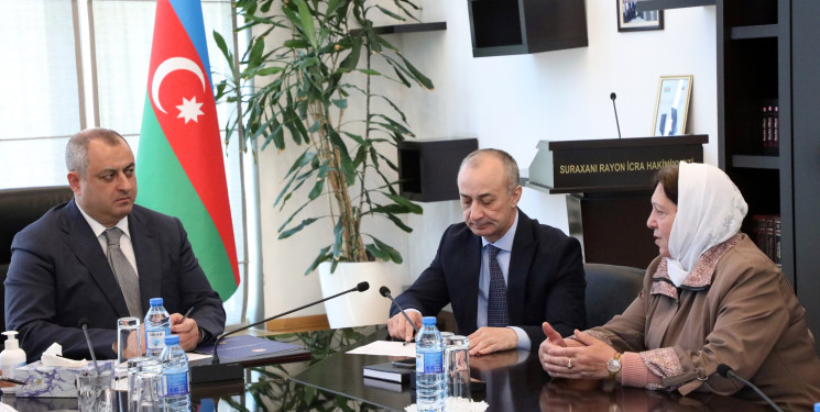 Aprelin 27-də Suraxanı Rayon İcra Hakimiyyətinin başçısı Adil Əliyev Rayon İcra Hakimiyyətində növbəti vətəndaş qəbulu keçirib