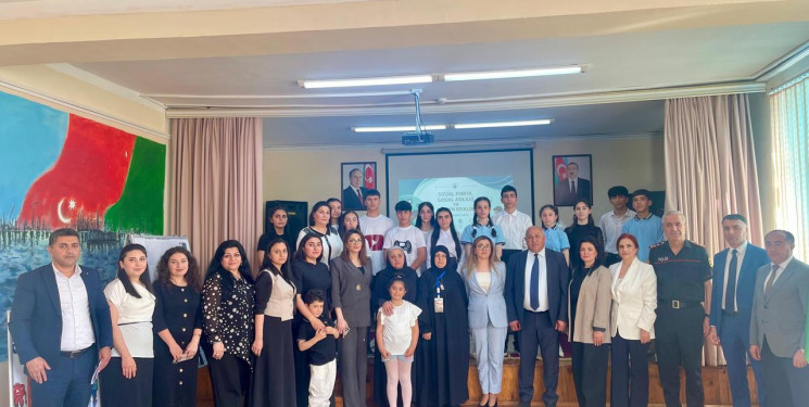 Suraxanı rayon İcra Hakimiyyətinin təşəbbüsü,  Yeni Suraxanı  bələdiyyəsində “Gender məsələləri və məişət zorakılığı ilə mübarizəyə dair komissiyası”nın və 316 nömrəli tam orta ümumtəhsil məktəbinin birgə təşkilatçılığı ilə “Sosial fobiya,sosial asılılıq,onlayn risklər" mövzusunda maarifləndirici tədbir keçirilib