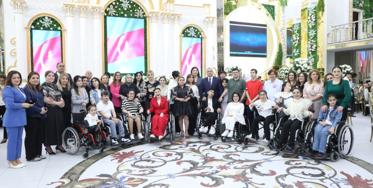 Suraxanı Rayon İcra Hakimiyyətinin və "Autizm fərqlilikdir" İctimai Birliyinin birgə təşkilatçılığı ilə Autizm aylığı çərçivəsində Aura şadlıq sarayında xüsusi qayğıya ehtiyacı olan uşaqlar üçün tədbir təşkil olunub