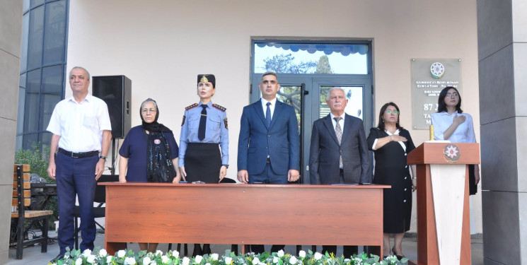 Hörmətli müəllimlər və valideynlər, Əziz şagirdlər!