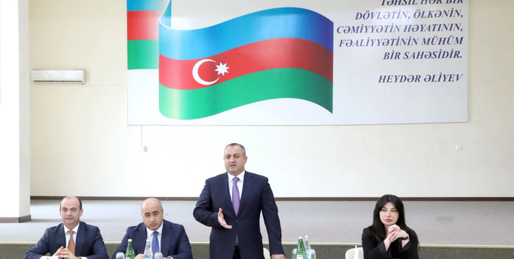 Suraxanı Rayon İcra Hakimiyyətinin başçısı Adil Əliyevin vətəndaşlarla növbəti səyyar görüşü sentyabrın 2-də Qaraçuxur qəsəbəsində yerləşən 285 saylı tam orta ümumtəhsil məktəbində keçirilib