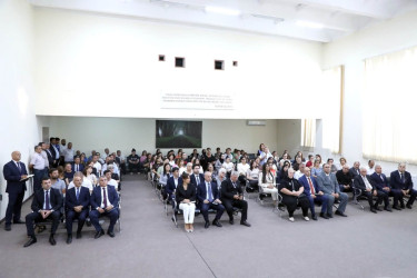 Suraxanı Rayon İcra Hakimiyyətinin başçısı Adil Əliyevin vətəndaşlarla növbəti səyyar görüşü sentyabrın 2-də Qaraçuxur qəsəbəsində yerləşən 285 saylı tam orta ümumtəhsil məktəbində keçirilib