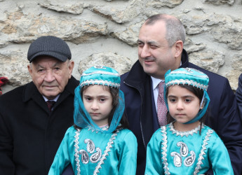 Baharın gəlişinin carçısı olan Novruz bayramı Suraxanı rayonunda böyük izdihamla qeyd olunub. Martın 17-də “Atəşgah məbədi” Dövlət Tarix-Memarlıq Qoruğunda Suraxanı Rayon İcra Hakimiyyətinin təşkilatçılığı ilə “Şəhərsalma və Memarlıq İli” çərçivəsində “Baharın memarlıq izi” adlı Novruz Festivalı keçirilib