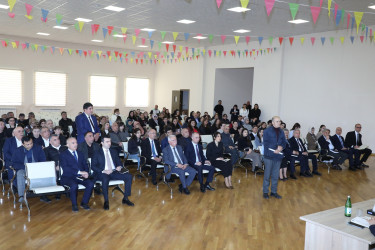 Suraxanı Rayon İcra Hakimiyyətinin başçısı Adil Əliyevin sakinlərlə növbəti səyyar görüşü Əmircan qəsəbəsində baş tutub