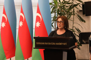 Suraxanı Rayon İcra Hakimiyyətinin təşkilatçılığı ilə “5 oktyabr – Beynəlxalq müəllimlər günü”nə həsr olunmuş tədbir keçirilib.