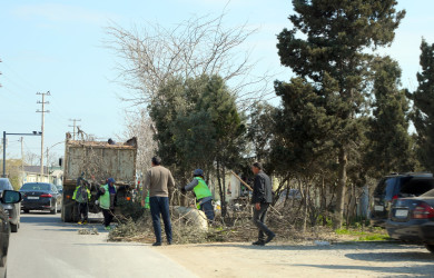 Suraxanı Rayon İcra Hakimiyyətinin başçısı Adil Əliyev Hövsan və Qaraçuxur qəsəbələrində aparılan genişmiqyaslı abadlıq-quruculuq işlərinin gedişatı ilə tanış olub
