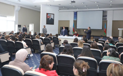 Suraxanı Rayon İcra Hakimiyyətinin başçısı Adil Əliyevin vətəndaşlarla növbəti səyyar görüşü iyulun 8-də Bülbülə qəsəbəsində yerləşən 327 saylı tam orta ümumtəhsil məktəbində keçirilib.