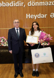 Sentyabrın 11-də Suraxanıda 600-dən yuxarı bal toplayan məzunlarla görüş keçirildi