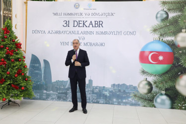 Suraxanı Rayon İcra Hakimiyyətinin və YAP Suraxanı Rayon Təşkilatının birgə təqdimatında “Konstitusiya və suverenlik ili” çərçivəsində 31 Dekabr - Dünya Azərbaycanlılarının Həmrəyliyi Günü və Yeni il bayramı münasibətilə “Milli həmrəylik və dövlətçilik” adlı tədbir keçirilib