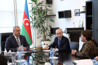 Aprelin 27-də Suraxanı Rayon İcra Hakimiyyətinin başçısı Adil Əliyev Rayon İcra Hakimiyyətində növbəti vətəndaş qəbulu keçirib