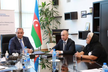 Sentyabrın 8-də Suraxanı Rayon İcra Hakimiyyətinin başçısı Adil Əliyev Rayon İcra Hakimiyyətində növbəti vətəndaş qəbulu keçirib