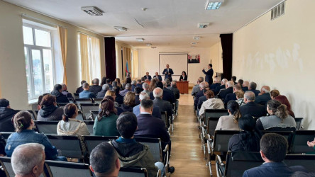 Oktyabrın 22-də Suraxanı Rayon İcra Hakimiyyətinin başçısı Adil Əliyev E.Cəfərov adına 118 №-li tam orta məktəbdə Hövsan qəsəbə sakinləri ilə görüşüb