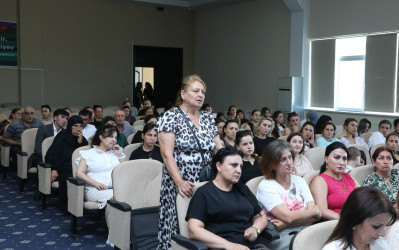 Suraxanı Rayon İcra Hakimiyyətinin başçısı Adil Əliyevin vətəndaşlarla növbəti səyyar görüşü iyulun 8-də Bülbülə qəsəbəsində yerləşən 327 saylı tam orta ümumtəhsil məktəbində keçirilib.