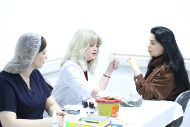 Aprelin 14-də Səhiyyə Nazirliyi Respublika Qan Bankının təşəbbüsü, Suraxanı Rayon İcra Hakimiyyəti və Suraxanı Tibb Mərkəzinin birgə təşkilatçılığı ilə növbəti dəfə könüllü qanvermə aksiyası keçirilib