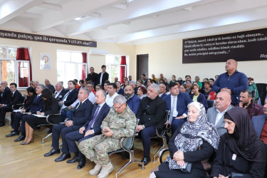 Sentyabrın 24-də RİH başçısı Adil Əliyev Hövsan qəsəbəsində yerləşən 281 saylı tam orta məktəbdə sakinlərlə səyyar görüş keçirib