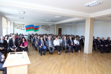 Suraxanı Rayon İcra Hakimiyyətinin başçısı Adil Əliyevin vətəndaşlarla növbəti səyyar görüşü iyunun 10-da Əmircan qəsəbəsində yerləşən 84 saylı tam orta ümumtəhsil məktəbində keçirilib
