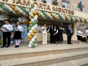 Sentyabrın 15-də “Bilik Günü”nə həsr olunmuş tədbirlərdə Rayon İcra Hakimiyyətinin məsul  əməkdaşları iştirak edərək Rayon İcra Hakimiyyəti başçısının təbriklərini çatdırıblar