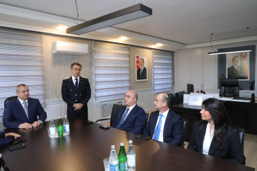 Azərbaycanda prokurorluq orqanlarının yaranmasının 107 illiyi və  prokurorluq işçilərinin peşə bayramı günü münasibətilə Suraxanı Rayon İcra Hakimiyyətinin başçısı Adil Əliyev, Rayon prokuroru Rəşid Mahmudov, RİHB-nin müavinləri və rayon Prokurorluğunun əməkdaşları Ümummilli lider Heydər Əliyevin Suraxanı rayonunda adını daşıyan parkda ucalan abidəsini ziyarət edib, önünə gül dəstələri düzərək xatirəsini ehtiramla anıblar