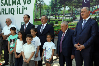 “Şəhərsalma və Memarlıq İli” çərçivəsində Suraxanı Rayon İcra Hakimiyyəti tərəfindən rayon ərazisində həyata keçirilən genişmiqyaslı abadlıq-quruculuq tədbirləri davam edərək Yeni Suraxanı qəsəbəsində də əsaslı yenidənqurma işləri aparılıb