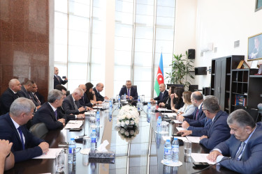 Oktyabrın 27-də Suraxanı Rayon İcra Hakimiyyətinin başçısı Adil Əliyev Rayon İcra Hakimiyyətində növbəti vətəndaş qəbulu keçirib