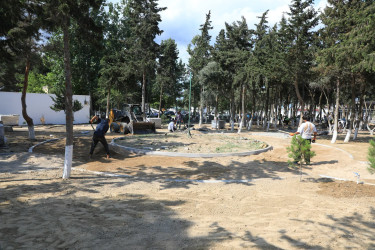 Yeni Suraxanı qəsəbəsində aparılan abadlıq işləri çərçivəsində qəsəbədə yerləşən istirahət parkında da əsaslı  yenidənqurma işləri davam edir