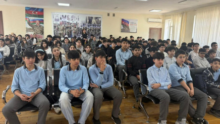 Suraxanı rayonunda növbəti dəfə "Narkomaniyaya qarşı mübarizə" və "Erkən nikaha qarşı mübarizə" mövzularında maarifləndirici tədbirlər 279 №-li tam orta məktəbdə keçirilib