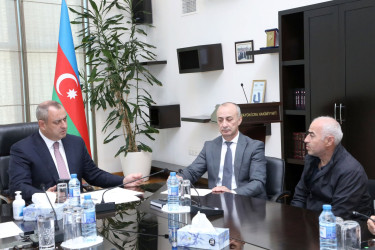 İyunun 8-də Suraxanı Rayon İcra Hakimiyyətinin başçısı Adil Əliyev Rayon İcra Hakimiyyətində növbəti vətəndaş qəbulu keçirib