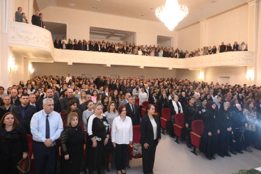 Suraxanıda “Konstitusiya və Suverenlik İli” çərçivəsində Şanlı tariximizin ən şərəfli və qürurverici səhifələrinə həkk olunmuş 8 noyabr – Zəfər gününün 5-ci ildönümü münasibətilə “Zəfər Bayrağına düzlən!” adlı vətənpərvərlik tədbiri keçirilib
