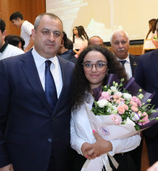 Sentyabrın 11-də Suraxanıda 600-dən yuxarı bal toplayan məzunlarla görüş keçirildi