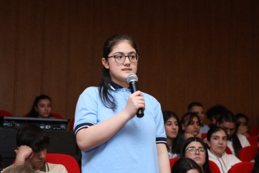 Suraxanıda “Heydər Əliyev və Azərbaycan tarixi” referat-yazı müsabiqəsinin rayon mərhələsinin yekunlarına həsr olunmuş elmi-praktik konfrans keçirilib