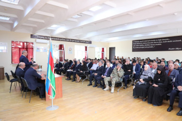 Sentyabrın 24-də RİH başçısı Adil Əliyev Hövsan qəsəbəsində yerləşən 281 saylı tam orta məktəbdə sakinlərlə səyyar görüş keçirib