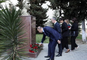 Bu gün Suraxanı rayonunda Milli Qəhrəman Albert Aqarunovun xatirəsi anılıb