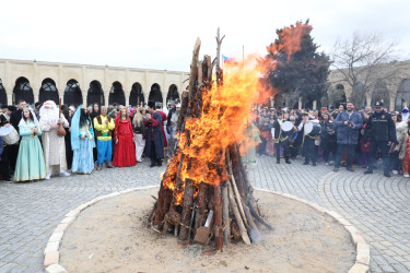 Baharın gəlişinin carçısı olan Novruz bayramı Suraxanı rayonunda böyük izdihamla qeyd olunub. Martın 17-də “Atəşgah məbədi” Dövlət Tarix-Memarlıq Qoruğunda Suraxanı Rayon İcra Hakimiyyətinin təşkilatçılığı ilə “Şəhərsalma və Memarlıq İli” çərçivəsində “Baharın memarlıq izi” adlı Novruz Festivalı keçirilib