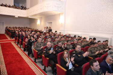 Suraxanıda “Konstitusiya və Suverenlik İli” çərçivəsində Şanlı tariximizin ən şərəfli və qürurverici səhifələrinə həkk olunmuş 8 noyabr – Zəfər gününün 5-ci ildönümü münasibətilə “Zəfər Bayrağına düzlən!” adlı vətənpərvərlik tədbiri keçirilib